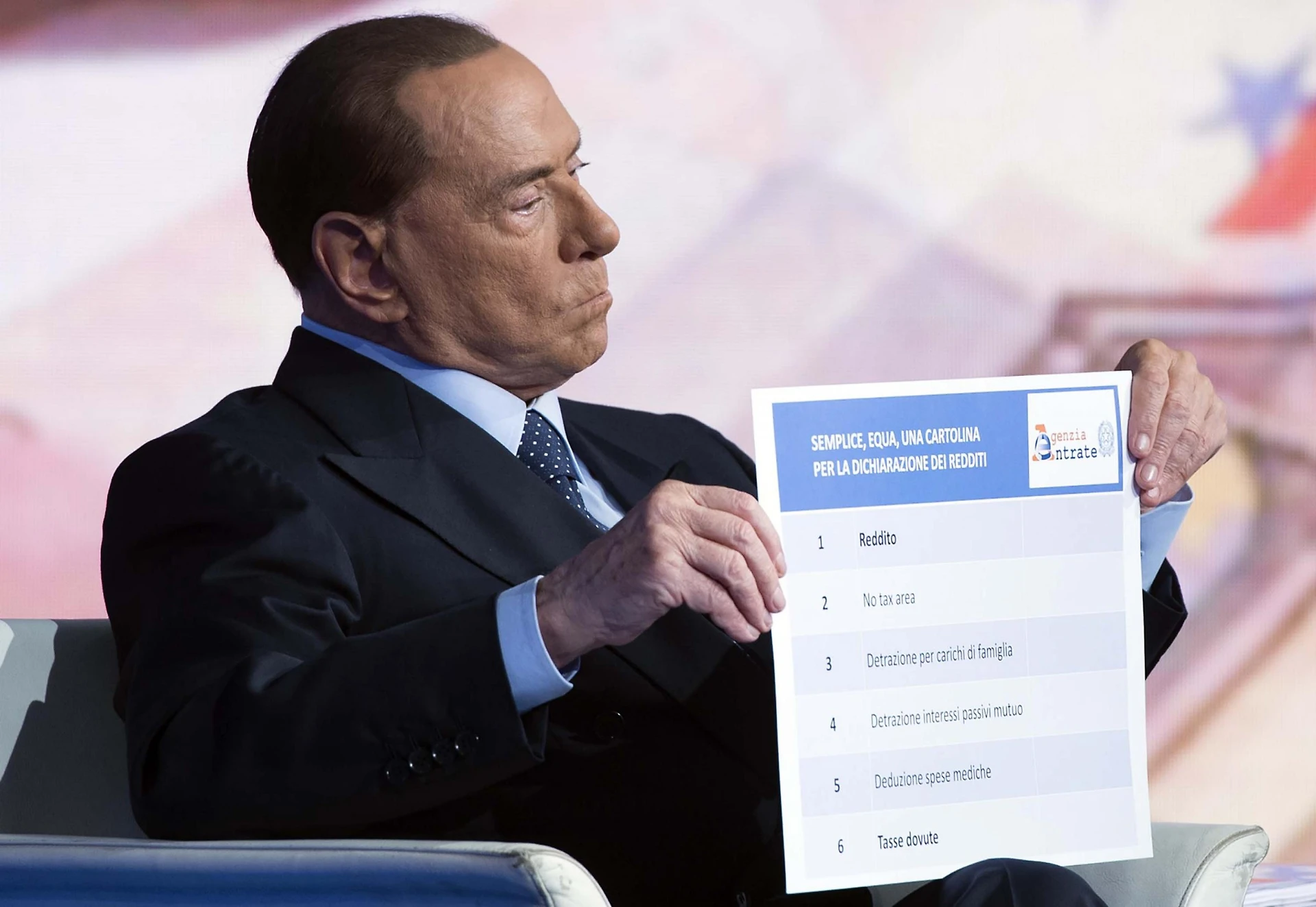 Silvio Berlusconi, la guida al voto nella chat private: "Votate solo per Forza Italia"