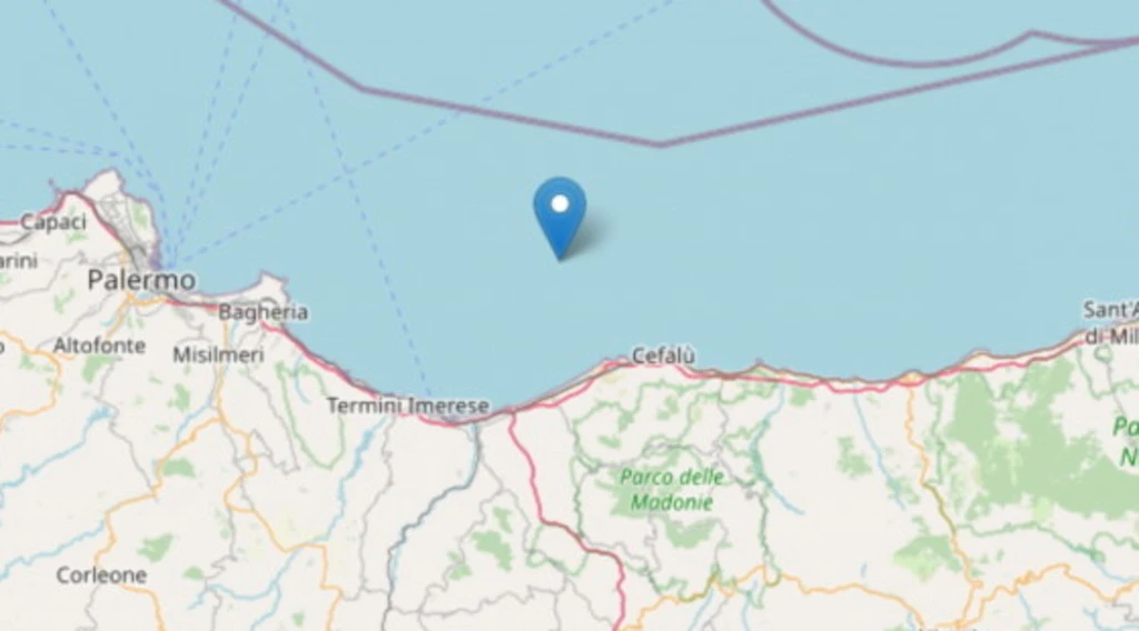 Forte scossa di terremoto, panico a Palermo: "Trema tutto". Gente in strada, centralini in tilt