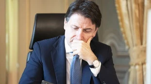 Giuseppe Conte "frignone" a telefono: "Che succede?", il retroscena sulle chiamate con i vertici Pd e M5s