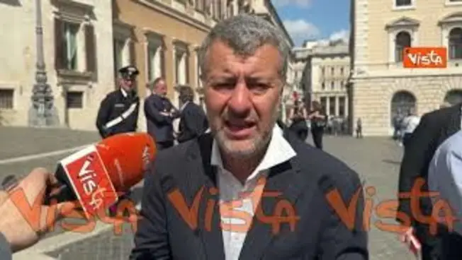 Leggi l'articolo: Scotto: Io espulso per aver occupato banchi Governo pacificatamente contro decreto sicurezza