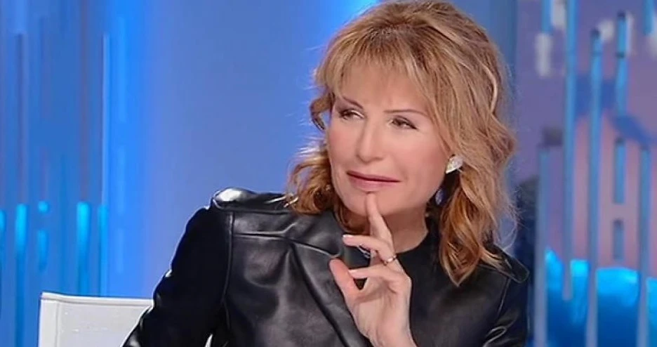 Otto e Mezzo, bomba di Lilli Gruber sulle foto hard della grillina Giulia Sarti: "Sapete..."