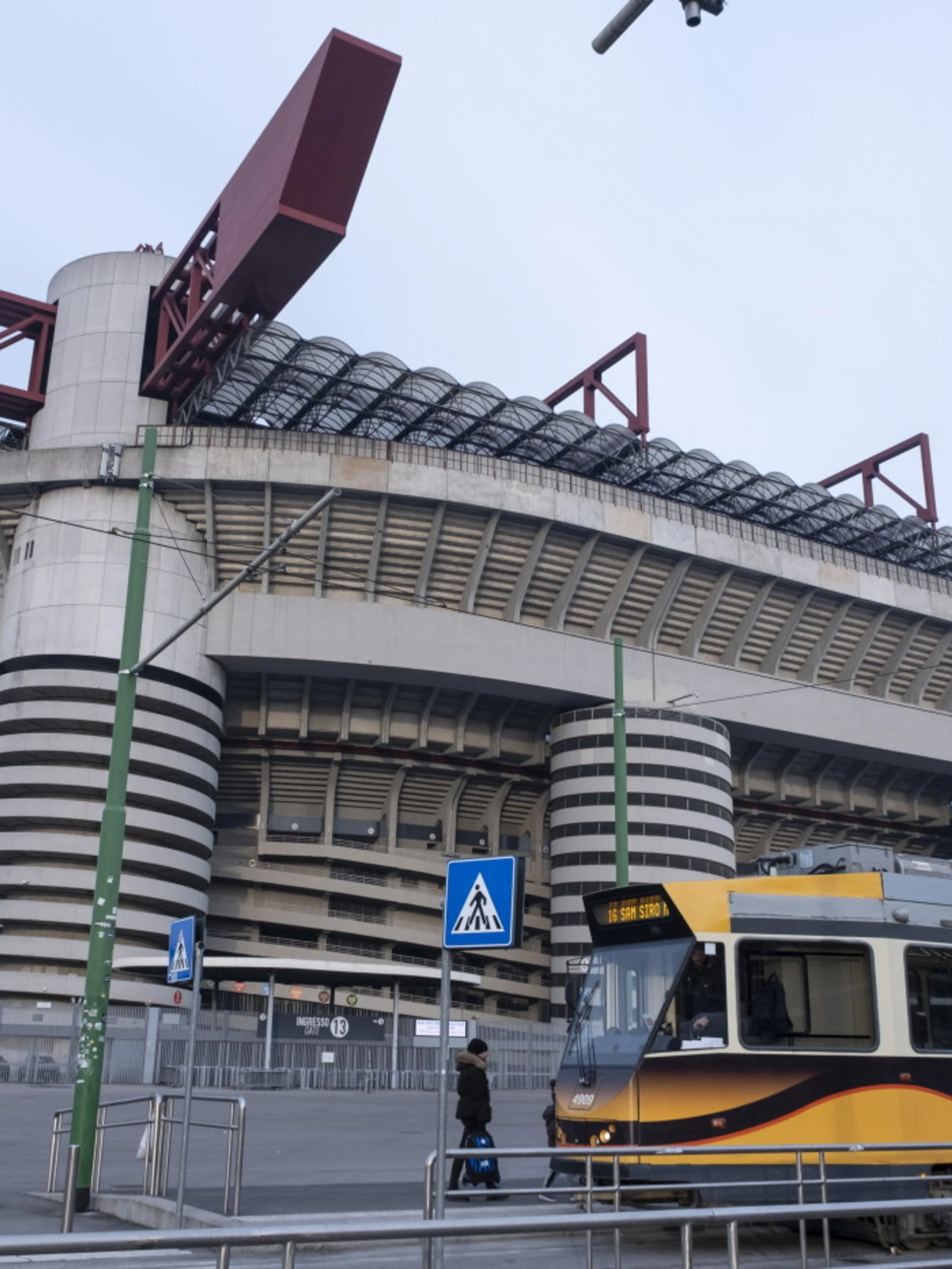Milano, che autogol il commissario "anti-toghe" per rifare gli stadi