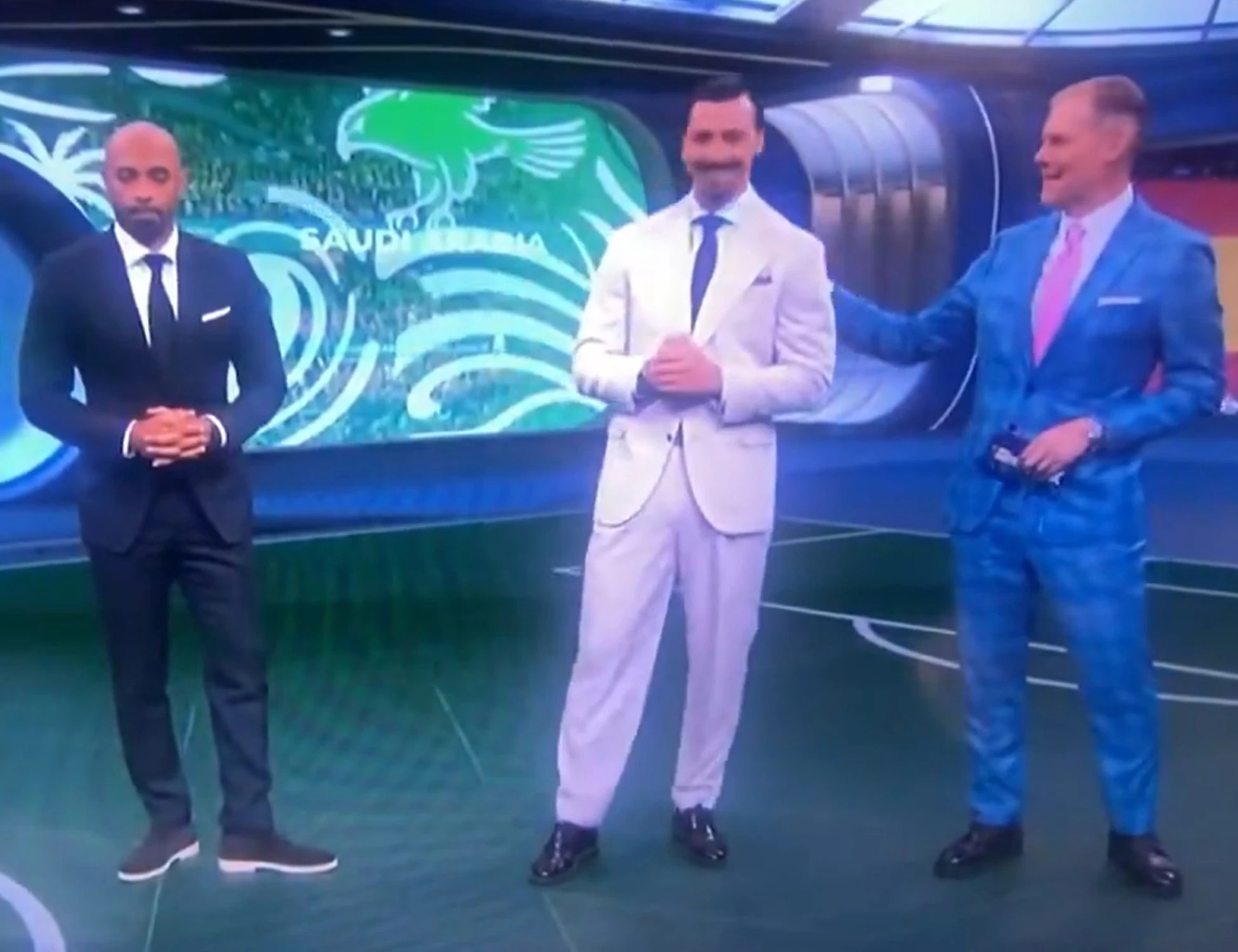 Mondiali 2026, Ibrahimovic provoca la giornalista ma finisce male: deriso in diretta