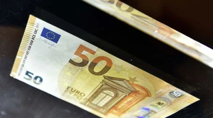 Pensioni, resti di più a lavoro? Cambia la busta paga: il piano-Meloni