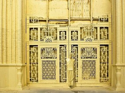 Il giallo di Maziar Mokhtari. L'artista iraniano in mostra a Bologna