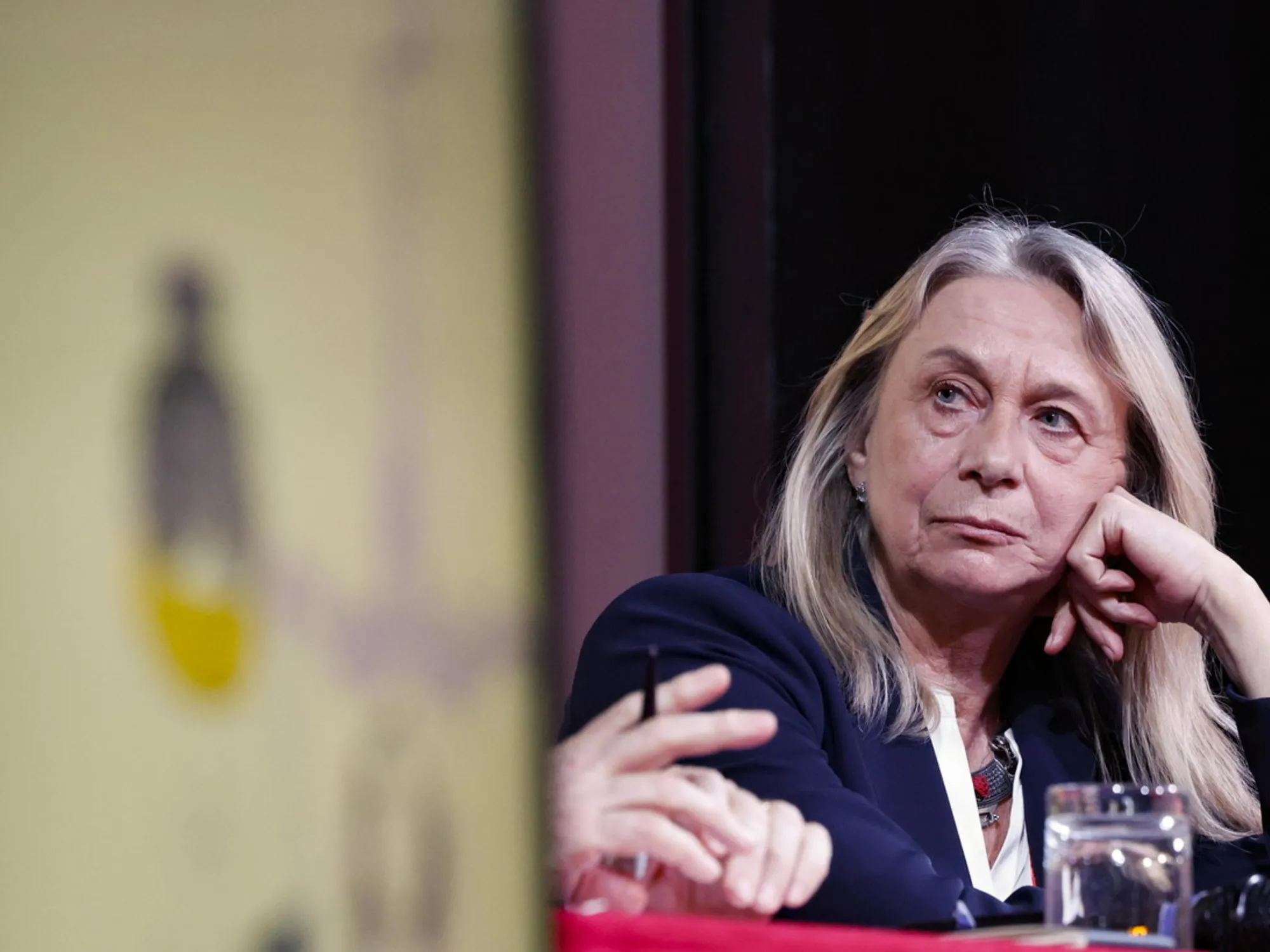 Leggi l'articolo: "Posizione ideologica, voto Sì": la Albano rottamata dal marito