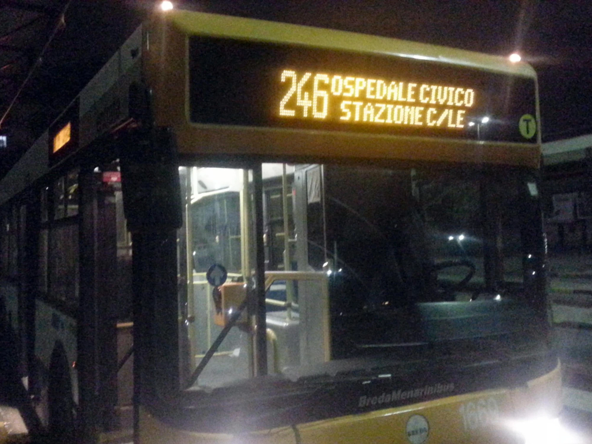 Palermo, gli autisti si rifiutano di guidare i bus: caos e scandalo