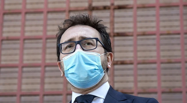 Alfonso Bonafede, il "manettaro" che "scarcera a caso": Lega-Bonino, le due mozioni di sfiducia inquadrano il grillino