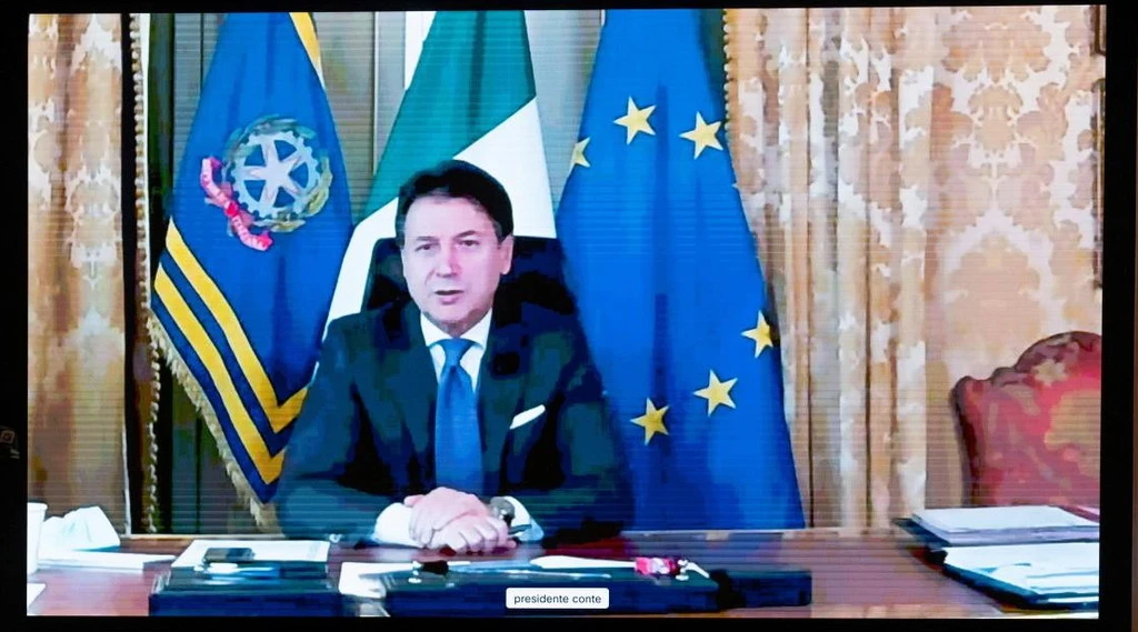 Dpcm Natale, fonti di maggioranza su Giuseppe Conte: "Lockdown dolce o andiamo in faccia alla terza ondata"