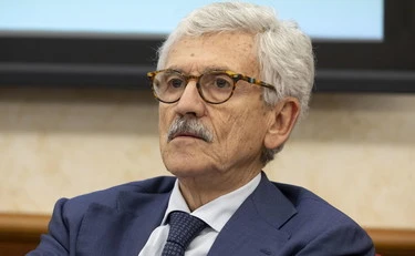 Roberto Fico, la difesa di Massimo D'Alema: "Non c'è limite alla miseria umana"
