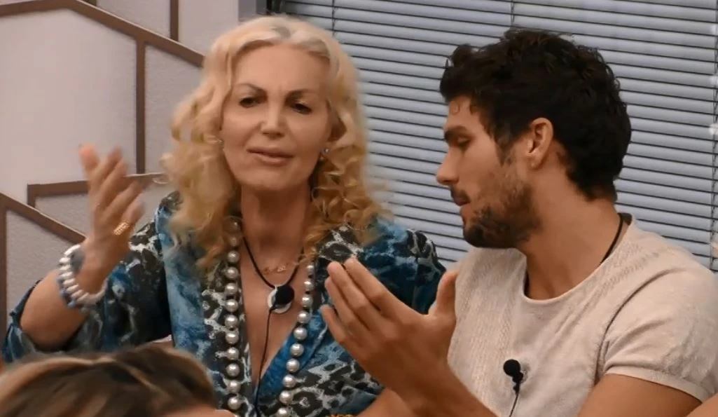 Grande Fratello Vip, Marchesa D'Aragona brutale contro Elia Fongaro: "Non ti può vedere nessuno"