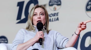 Giorgia Meloni alla festa FdI: "Noi, figli di un Dio minore"