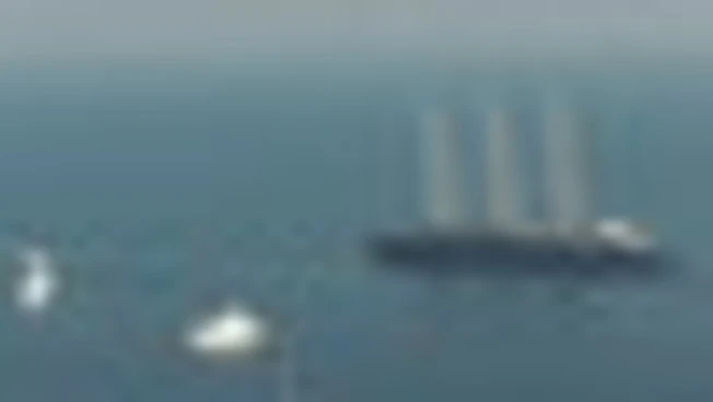 A Capri i 220 metri del piÃ¹ grande yacht a vela del mondo