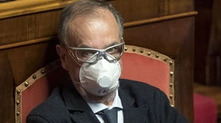 Roberto Calderoli, terribile profezia sulle vere volontà di Gualtieri: "Prepariamo le mutande di ferro, in arrivo una stangata per tutti"