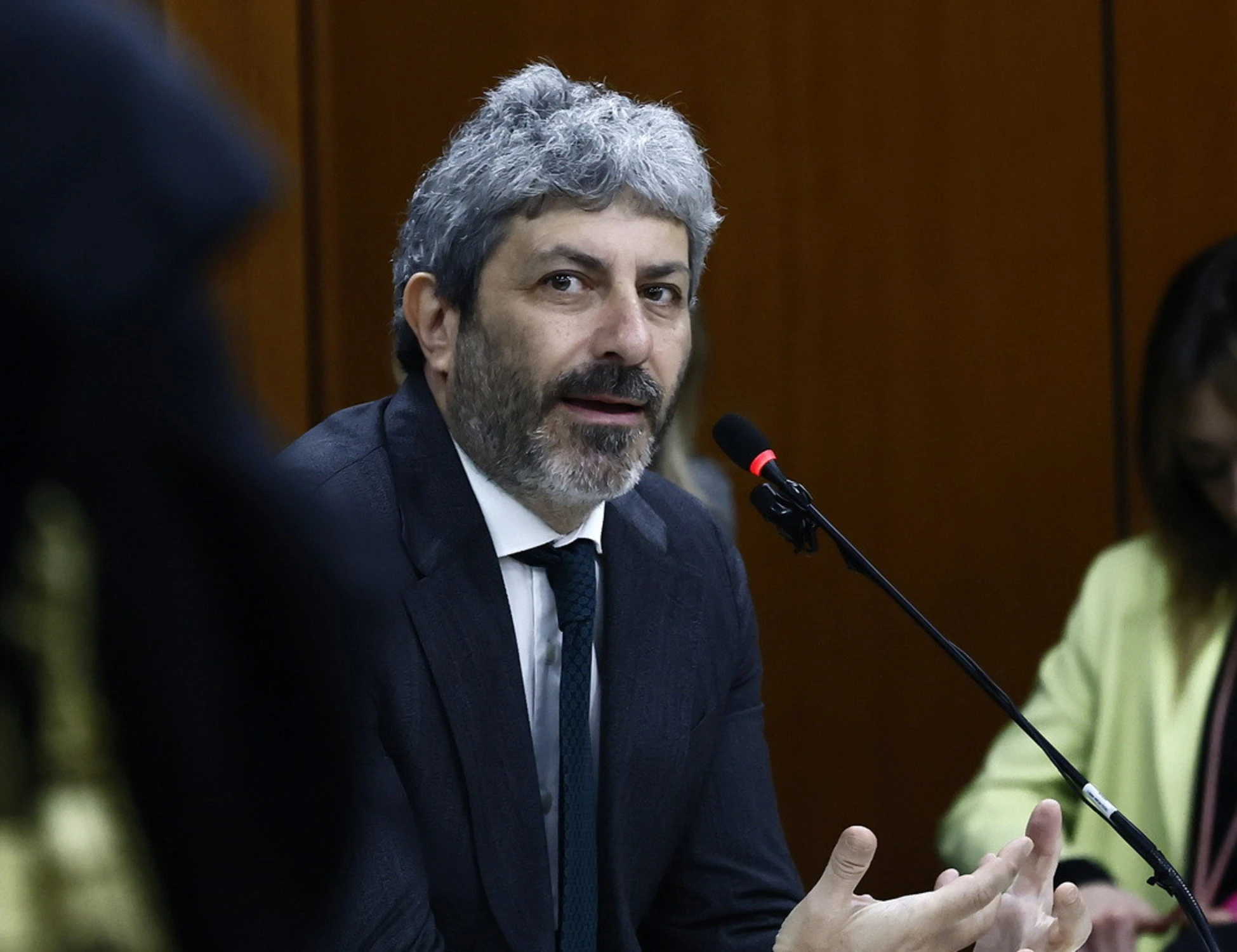 Roberto Fico, Sua Nullità: da disoccupato a miracolato