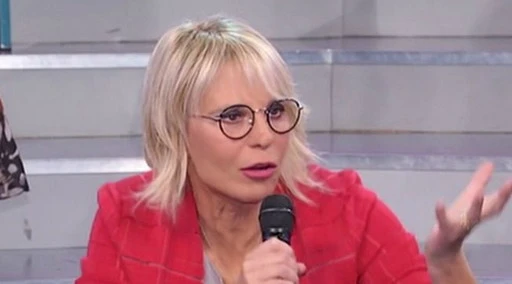 Maria De Filippi sotto accusa: "Tempo perso", cosa manda in onda