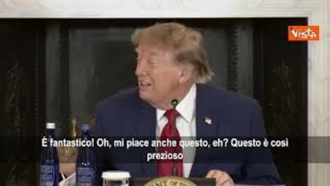 Tavolo rotonda minatori Usa, Trump riceve dell'oro: Molto prezioso, la gente non lo sa