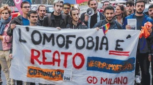 Legge anti-omofobia, i gay si ribellano: "Casta di ottimati omosessuali, ce la vediamo in Tribunale"