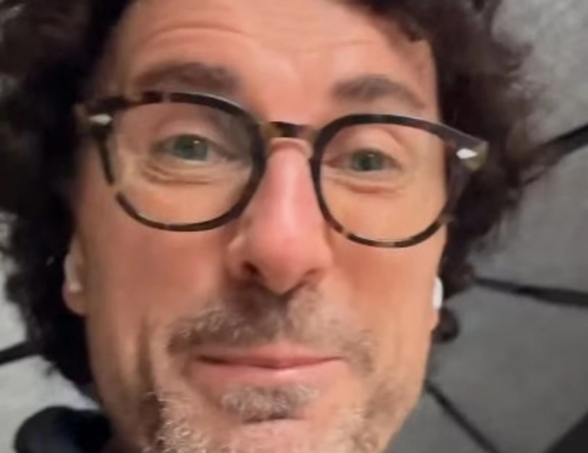 Danilo Toninelli, divieto di sosta? "Vergognatevi!", perché frigna per una multa