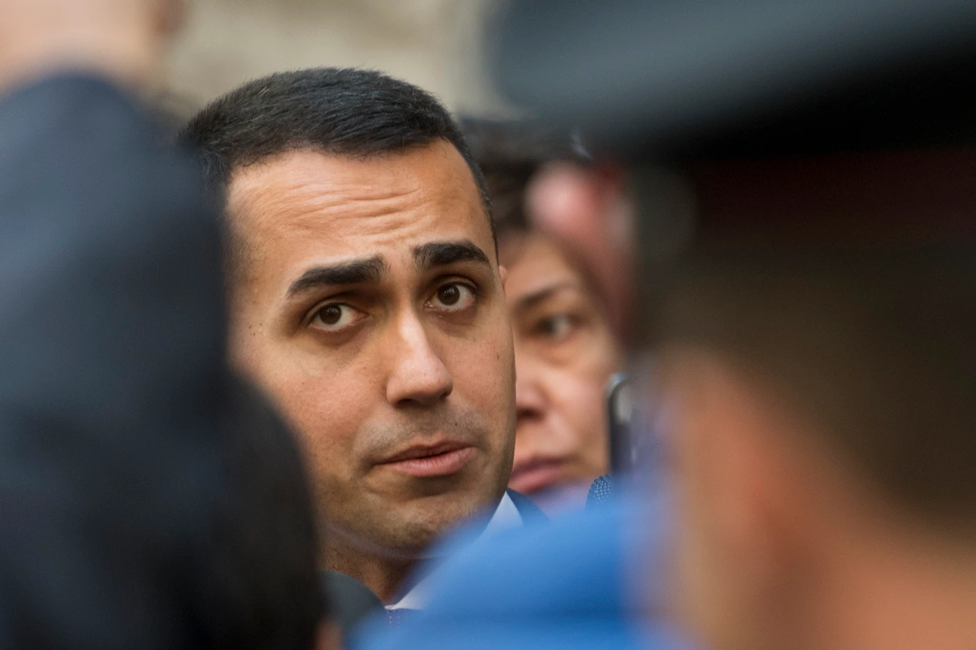 Luigi Di Maio, tragica retromarcia sul reddito di cittadinanza: farsa M5s, cosa non devi avere per chiederlo