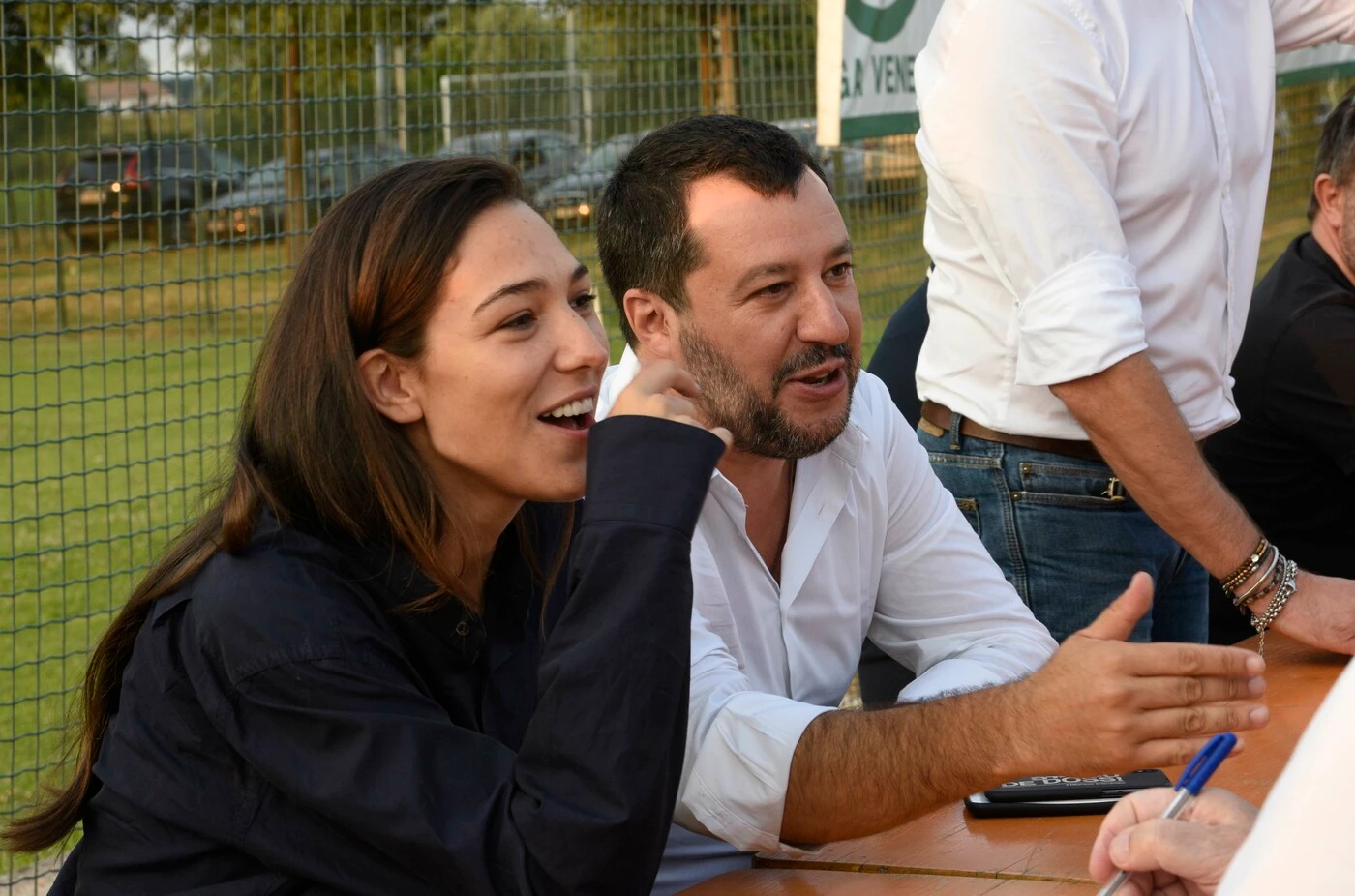 Matteo Salvini, due giorni di ritiro assoluto da papà Verdini. Retroscena: "Gli ha dato un'idea". Colpaccio?
