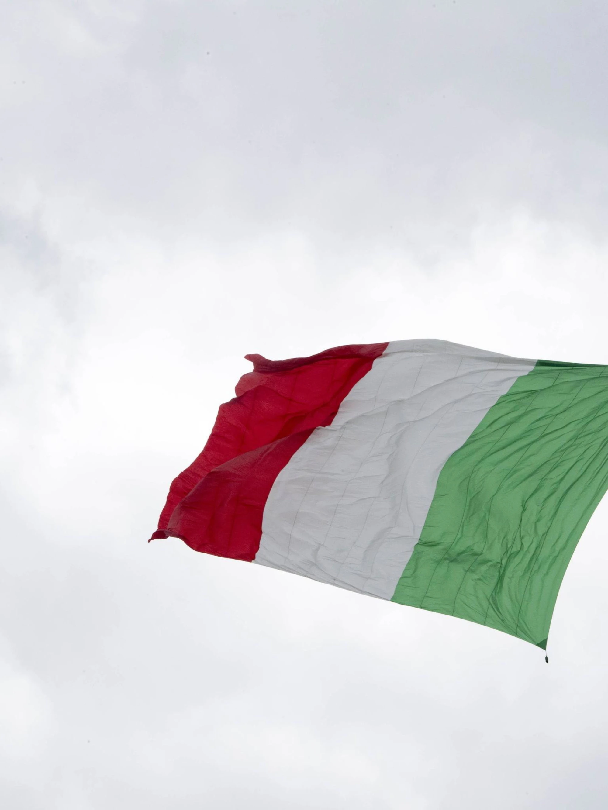 Palermo, il Pd si vergogna dell'Esercito: "Smantellate tutto"