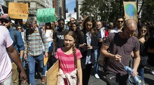 Greta Thunberg, "cicciona vegana pupazzo dell'Occidente". Attacco brutale dalla Cina comunista