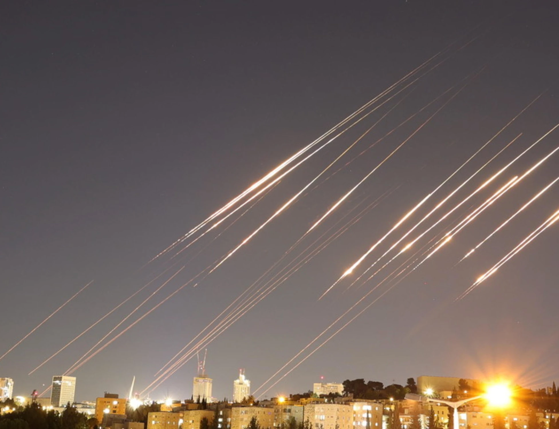 Iran, l'arsenale sotterraneo: "5mila missili", il report dei servizi italiani