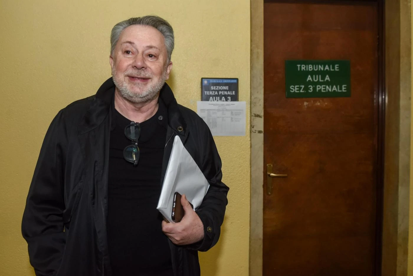 Silvio Berlusconi, Lele Mora: "O ti allei con me e con Unione Cattolica o è la fine, non ci sono alternative"