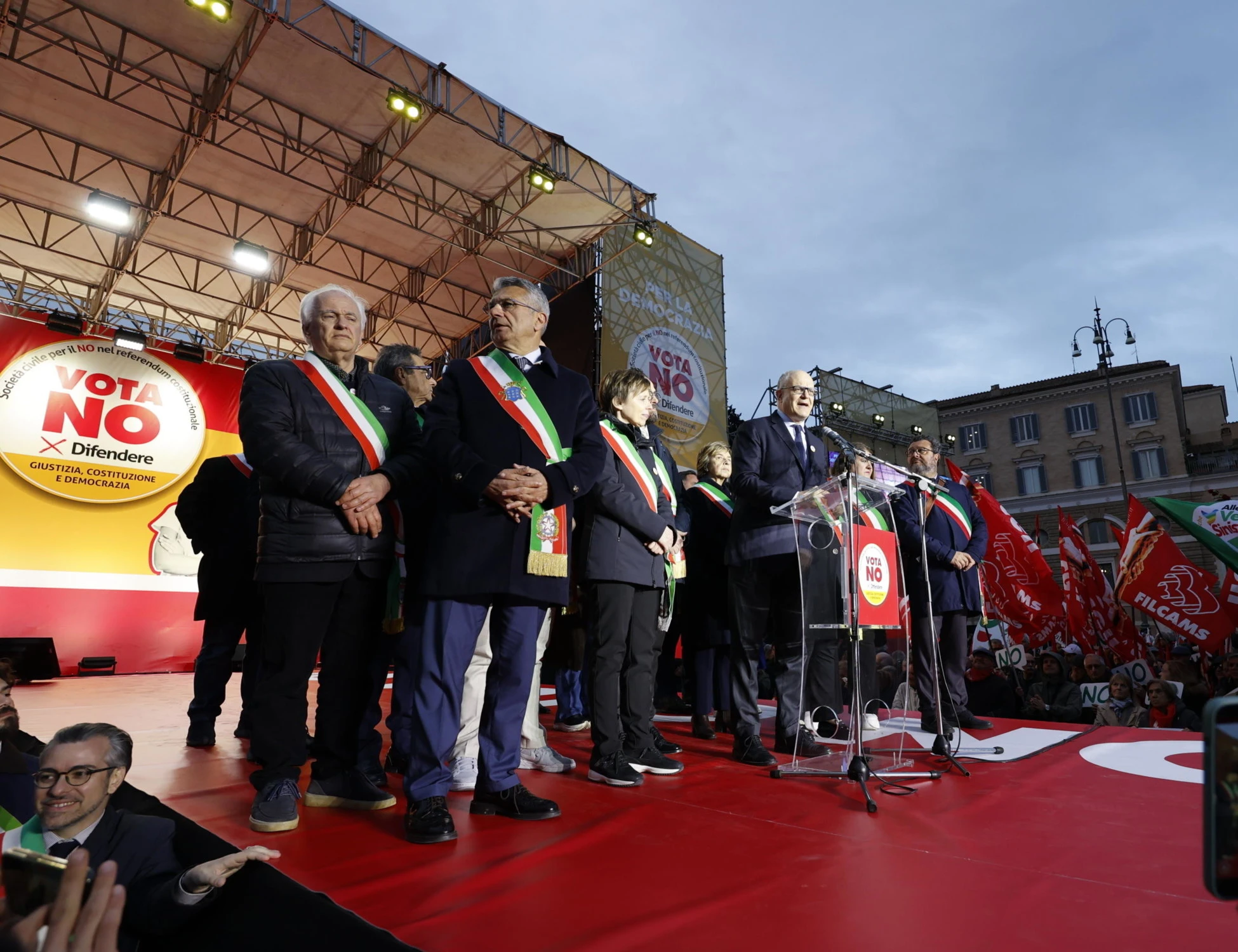 Referendum, come è ridotta la sinistra: "Niente foto, porta sfortuna"