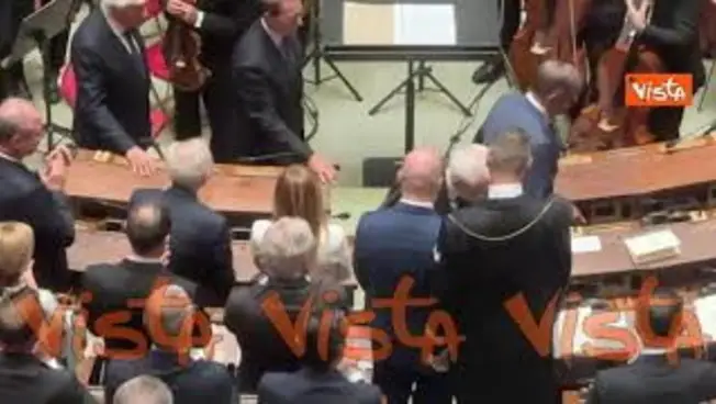 Leggi l'articolo: 80 anni Costituente, standing ovation per Mattarella al termine del suo intervento alla Camera