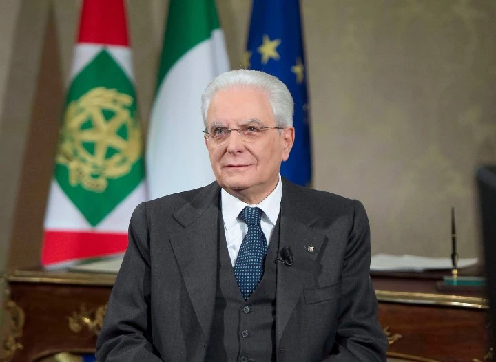 Sergio Mattarella, appello al voto: così offre un assist a Silvio Berlusconi