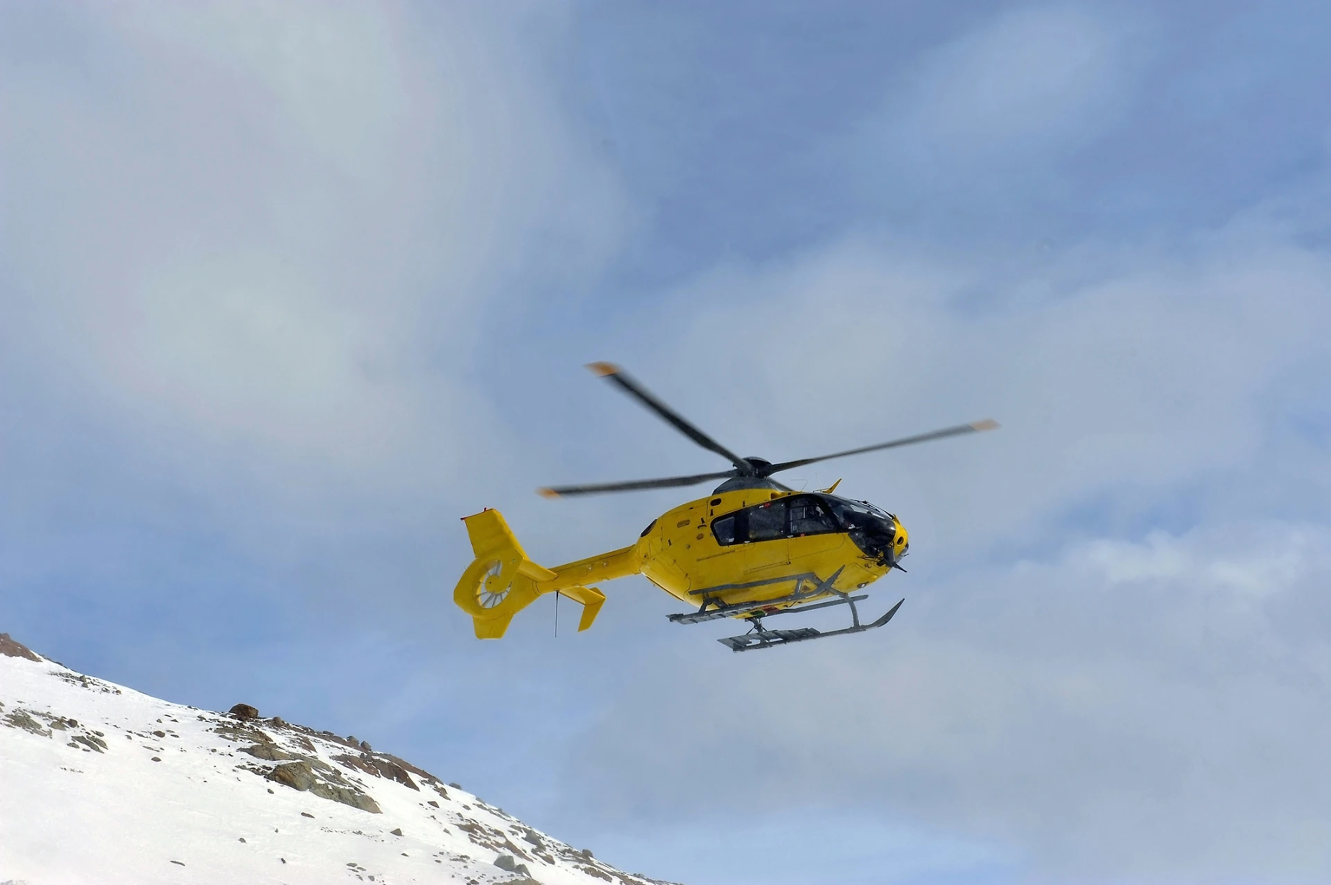 Tragedia in Alto Adige, un bambino di 8 anni inciampa, precipita per 200 metri e muore