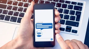 Intelligenza artificiale, i divieti imposti dalla Ue: cosa sarà vietato