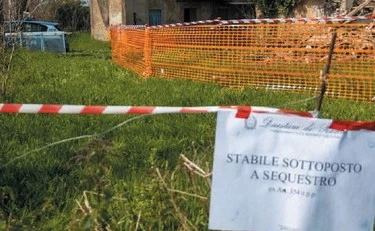 Roma, botte e minacce alla troupe Rai: la violenza degli antagonisti