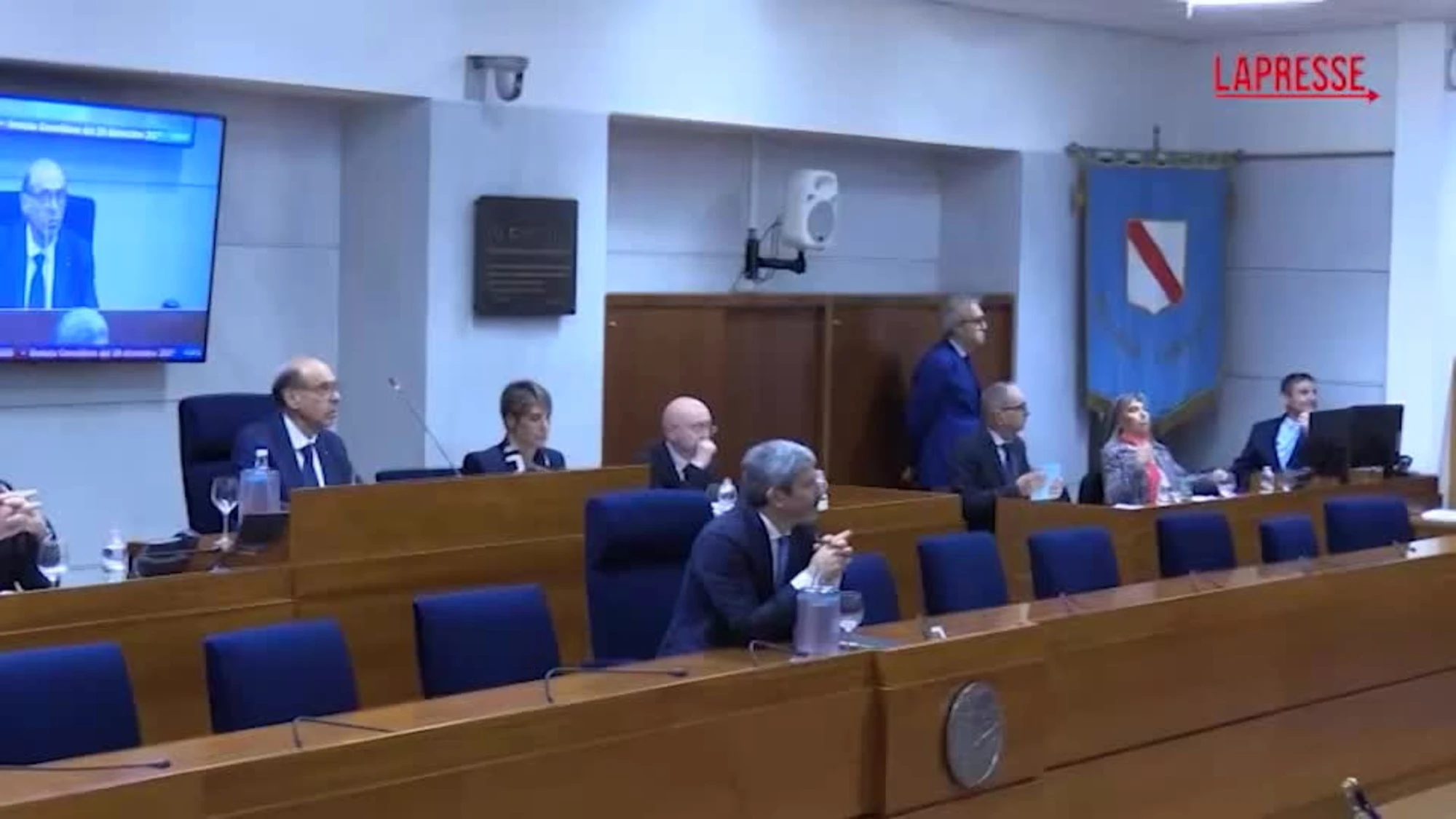 Campania, Fico: "Natale tranquillo. Vedete come sono riposato?"