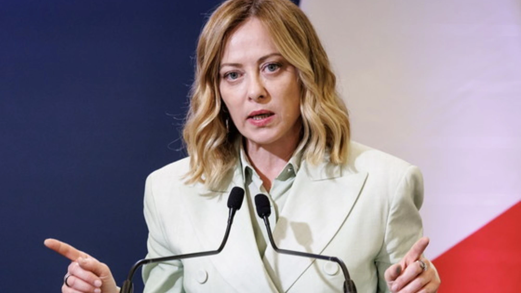 Giorgia Meloni e l'immigrato graziato dalle toghe: "Le femministe dove sono?"