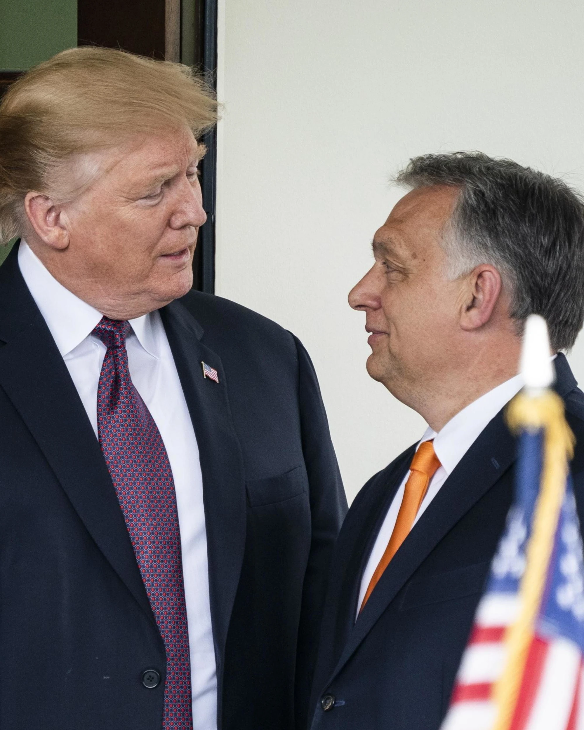 Donald Trump, clamorosa telefonata a Orban: "Togli il veto su Kiev"