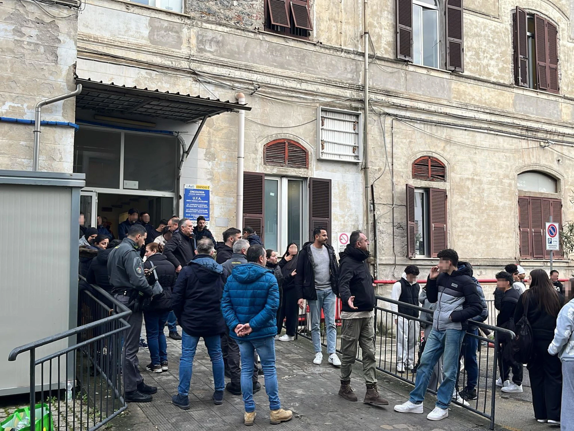 La Spezia, morto lo studente 18enne accoltellato a scuola: chi è l'aggressore