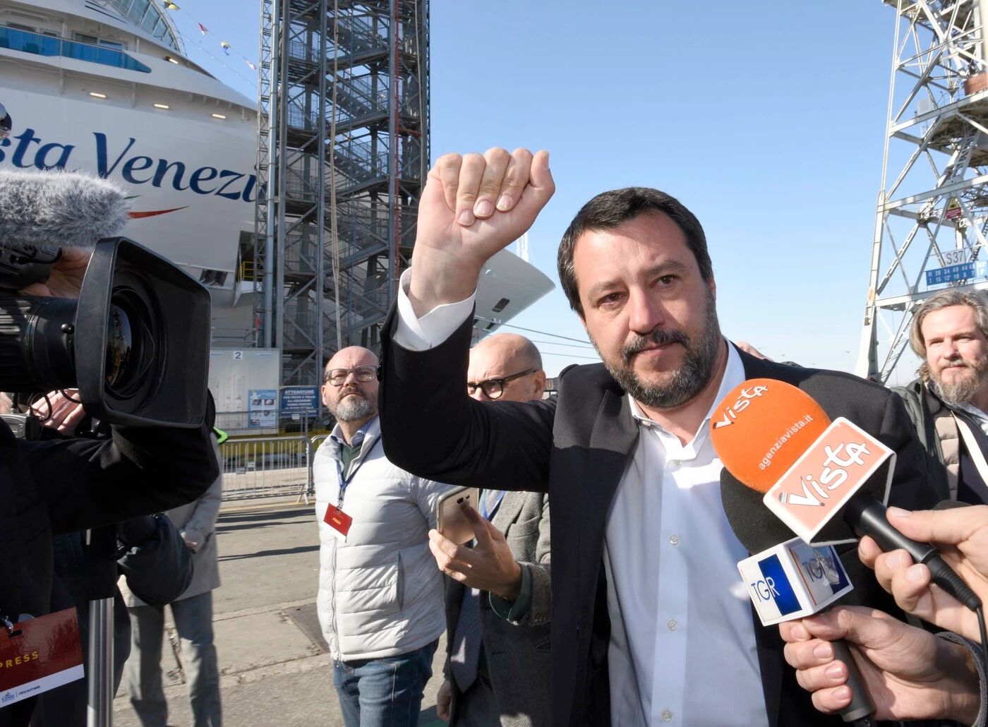Sondaggio Europee, Matteo Salvini fa il vuoto: la Lega schiaccia il M5s, qui si fa la storia