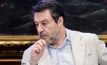 Matteo Salvini, la sfida in Aula: "Faremo tornare i giovani nel nostro Paese"