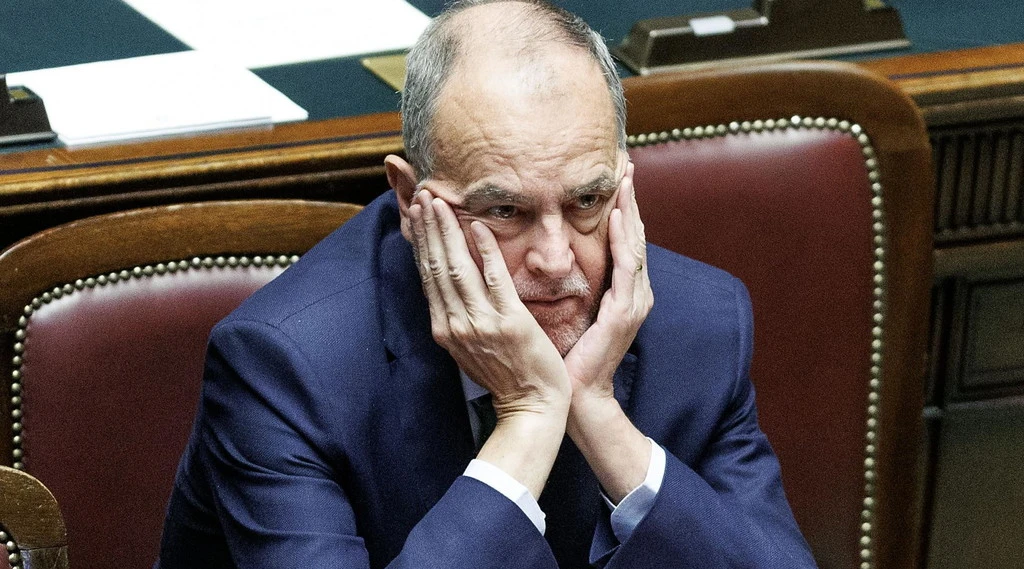 Roberto Calderoli salta il primo Cdm: "Sarò sotto anestesia"
