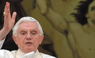 La Chiesa e l'equivoco del pacifismo assoluto: Ratzinger ci aveva avvisato