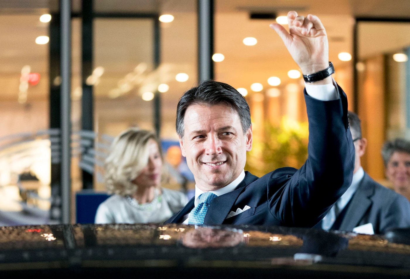 Giuseppe Conte tra i partecipanti della festa di Massimo D'Alema a Roma: ora si spiegano molte cose