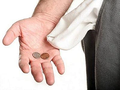 Consumi indietro di oltre 10 anni, nel 2013 ridotti dal 69% delle famiglie italiane