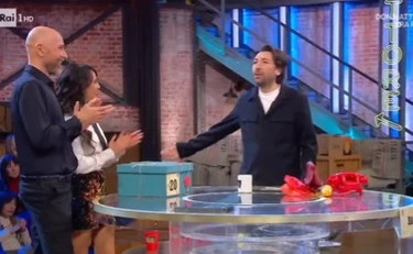 Affari tuoi, Herbert Ballerina umiliato: "Ma che impedito"