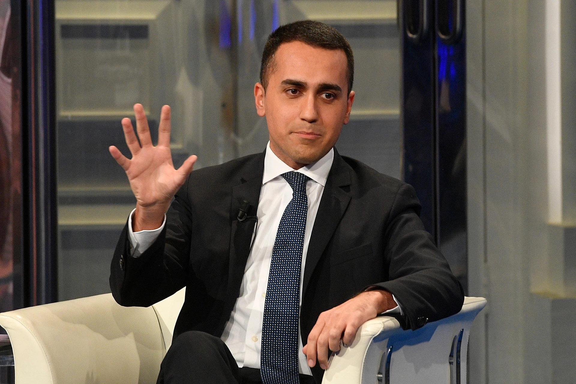 Pensioni, Luigi Di Maio cala la mannaia: "Tagli fino al 40%". Macelleria sociale grillina: chi piange