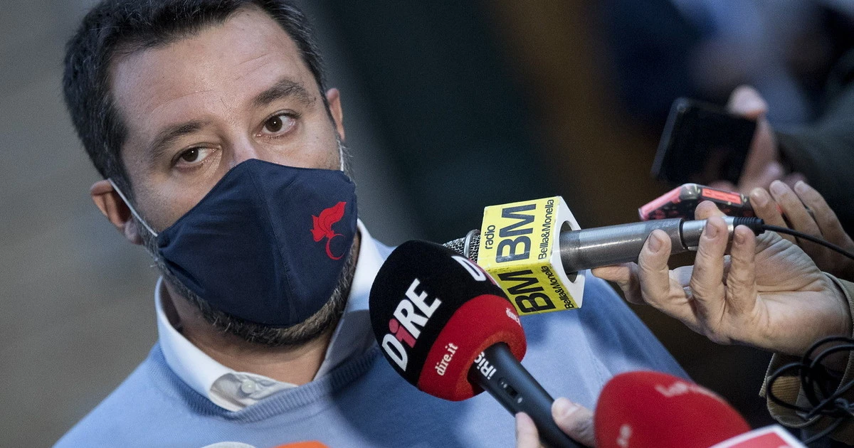 Matteo Salvini, "e la mascherina di Trump?". Leghista attaccato in diretta tv, lui risponde così: "Follia"