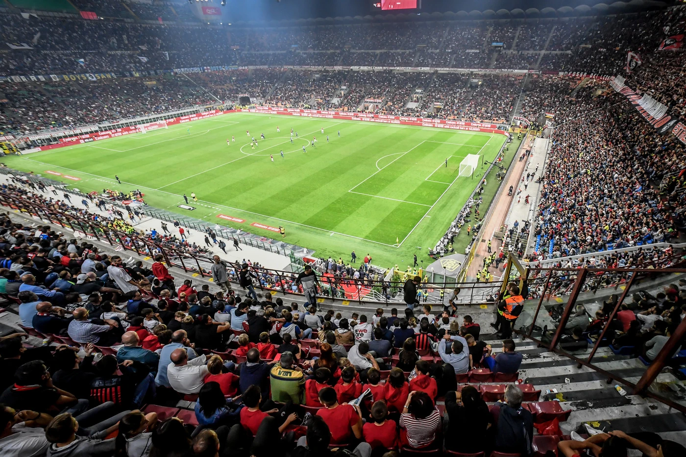 Nuovo San Siro, i milanesi dicono "no": vogliono la ristrutturazione, primo ostacolo per Milan e Inter