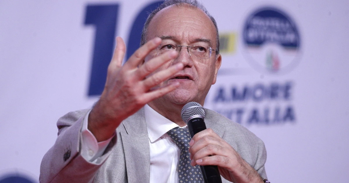 Valditara, boom su Instagram: è lui il ministro più gradito dai follower